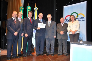 Assembleia Legislativa premia o sucesso da cooperação