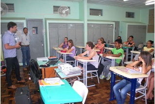 Segurança no trabalho é tema de palestra para jovens aprendizes