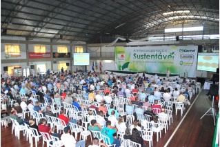 Encontro alusivo ao Ano Internacional das Cooperativas reúne líderes de núcleo e autoridades 